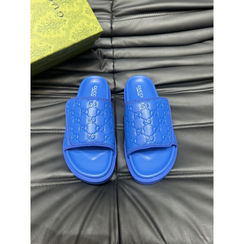 G*u*i slippers